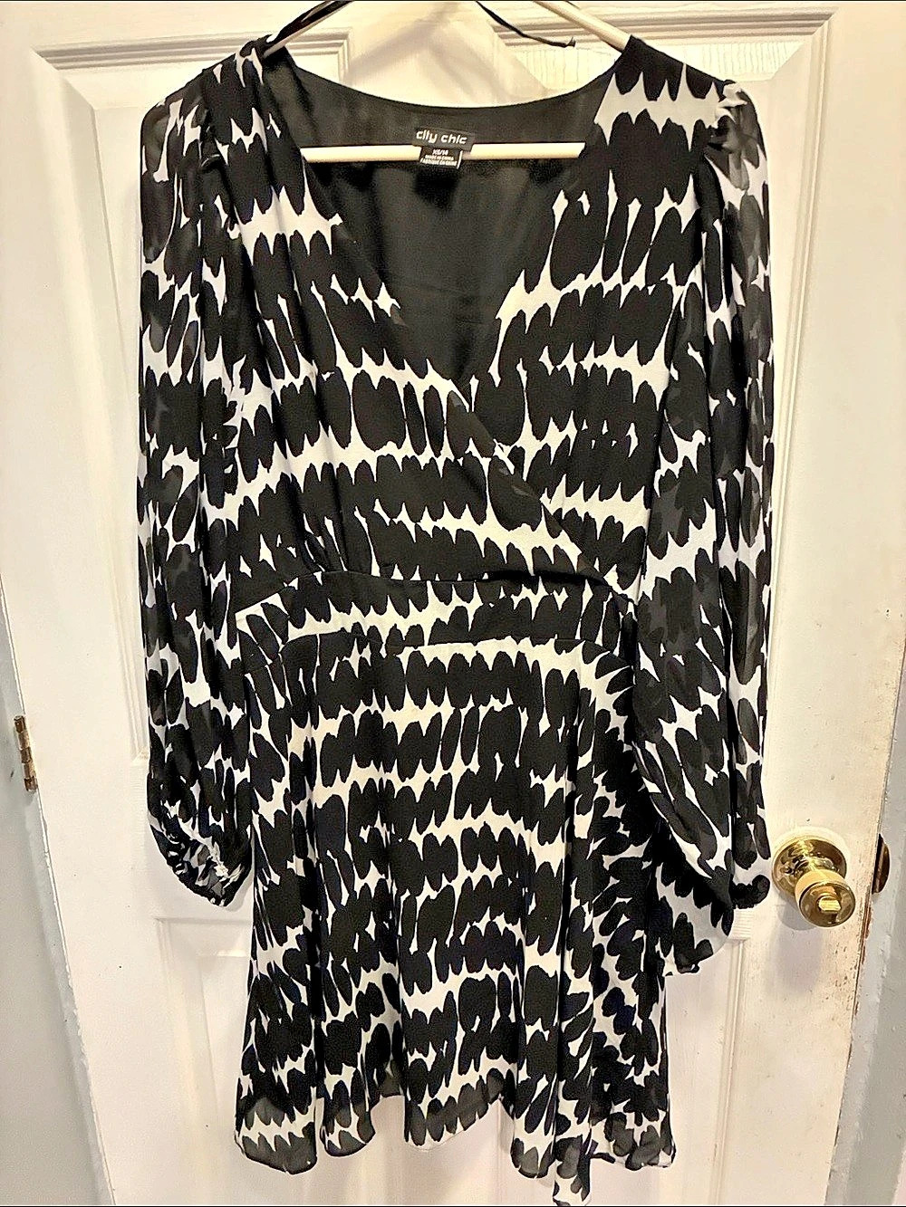 City Chic Abstract Mini Dress in Black & White sheer fabric Size XS/14 Like New